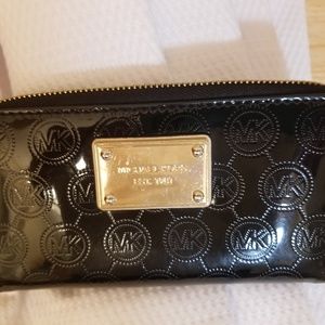 Michael Kors black patent wallet 6 x 4 x1